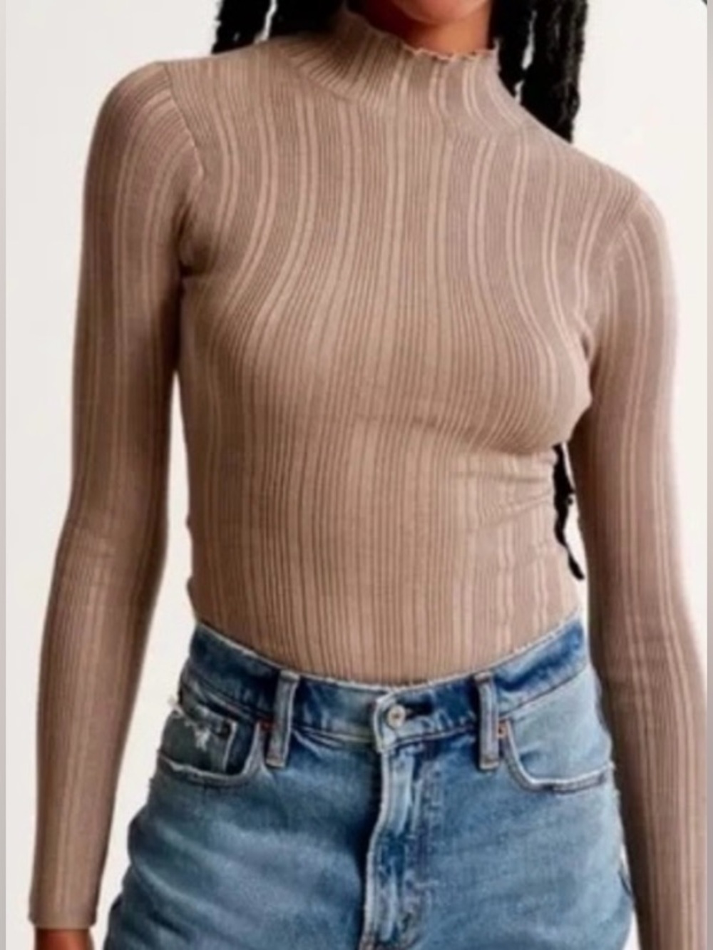 Abercrombie & Fitch Ribbed Mock Neck Long Sleeve Top In Dark Brown Size M